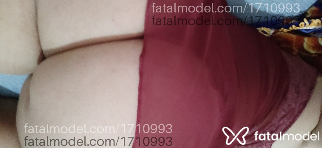 Acompanhante mulher ruiva (o) de olhos castanhos - Pekena