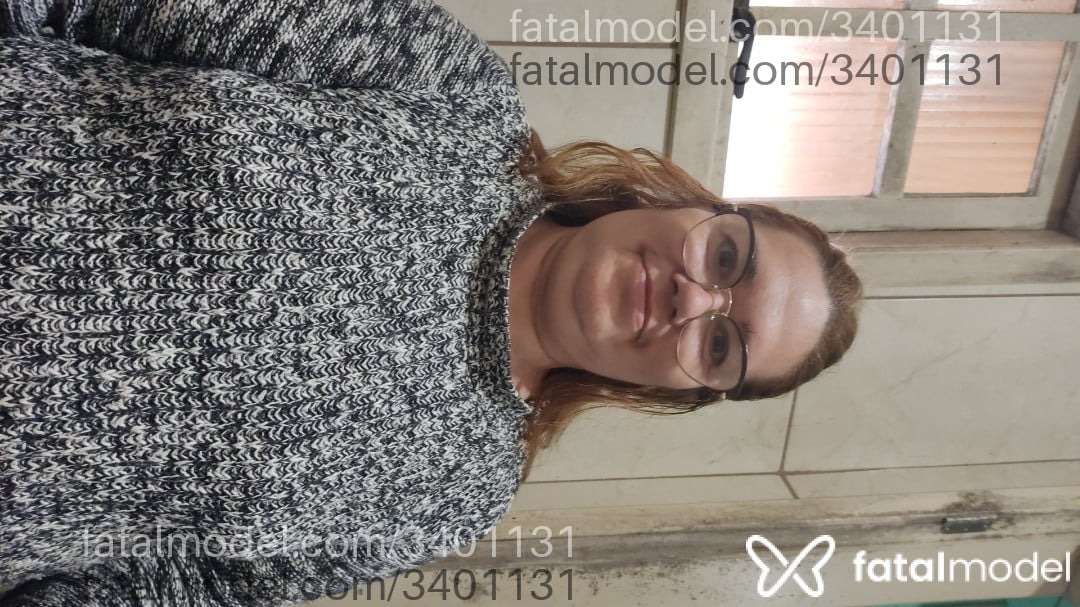 Acompanhante mulher loira (o) de olhos castanhos - Maria Júlia Moro