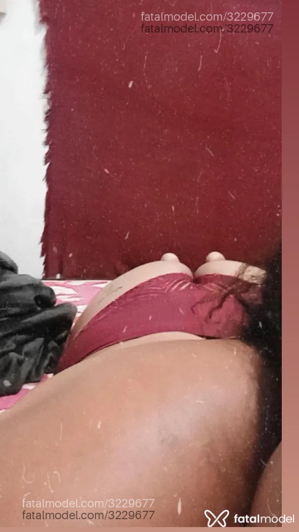 Acompanhante mulher com cabelo castanho de olhos pretos - Morena