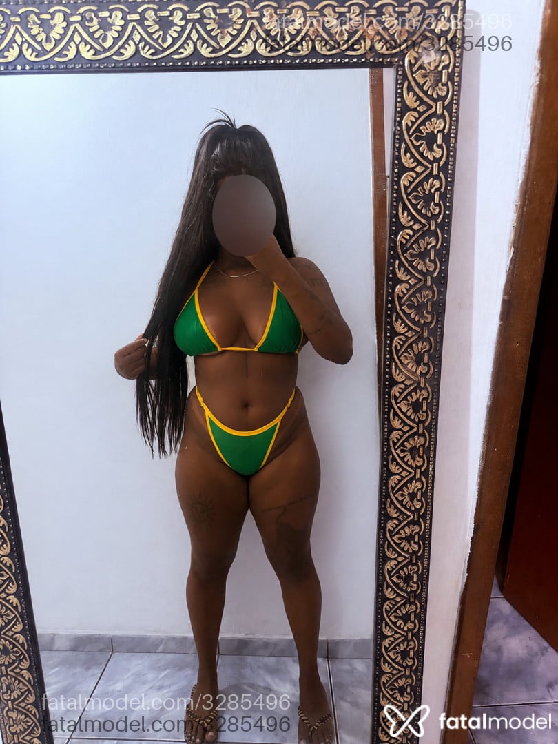 Acompanhante mulher morena (o) de olhos pretos - Brenda Assis