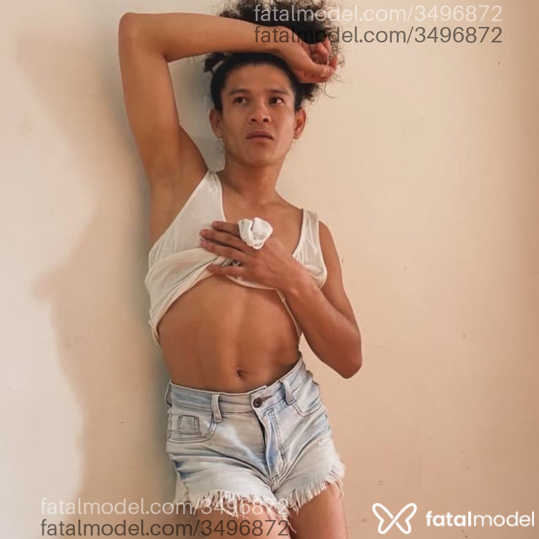 Acompanhante mulher trans com cabelo castanho de olhos pretos - Ayanny Kollinz