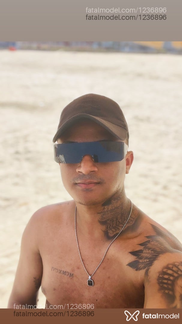 Acompanhante homem morena (o) de olhos pretos - Lucas