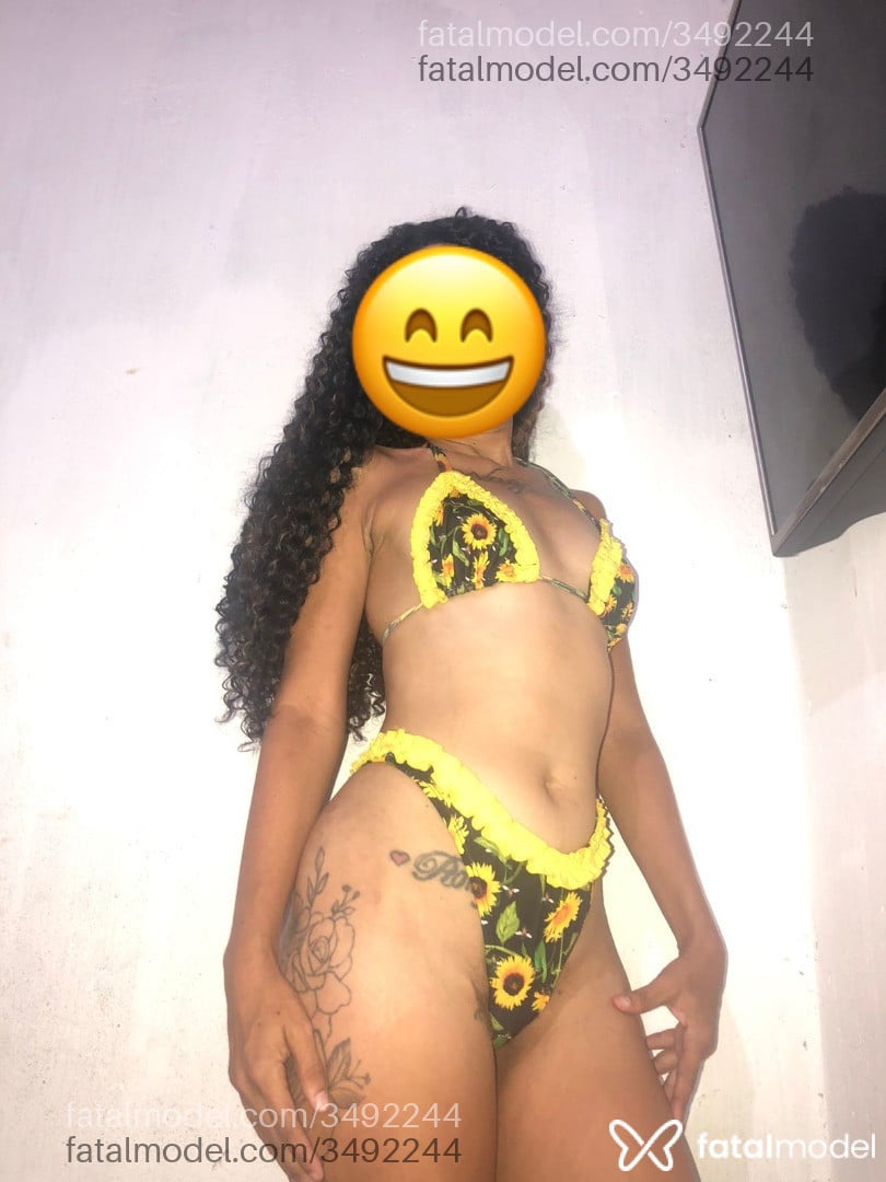 Acompanhante mulher com cabelo castanho de olhos castanhos - Talessa