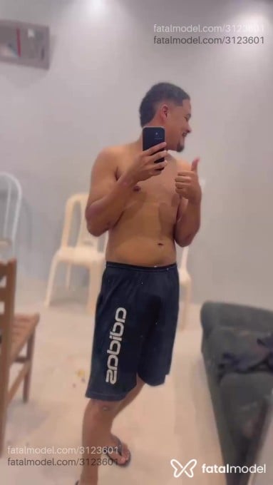 Acompanhante homem com cabelo castanho de olhos pretos - Alencar Acompanhante homem com cabelo castanho de olhos pretos - Alencar