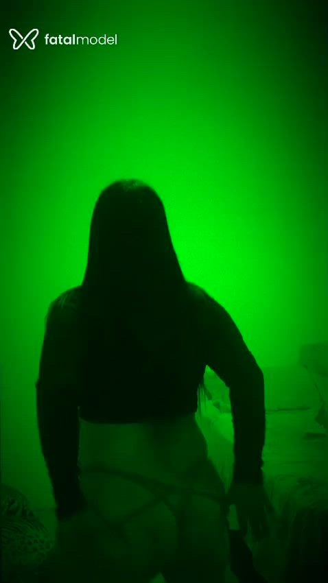 Acompanhante mulher morena (o) de olhos verdes - Docepaixao