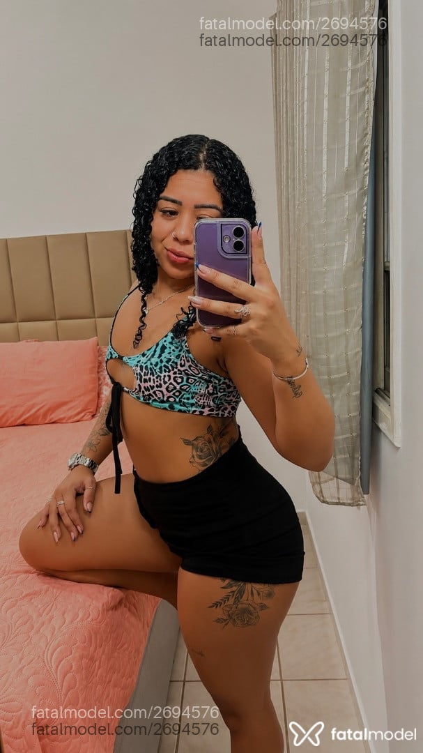 Acompanhante mulher morena (o) de olhos pretos - Khailla