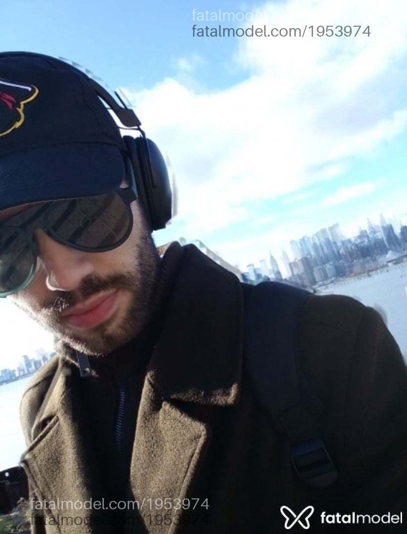 Acompanhante homem com cabelo castanho de olhos mel - Badboydot
