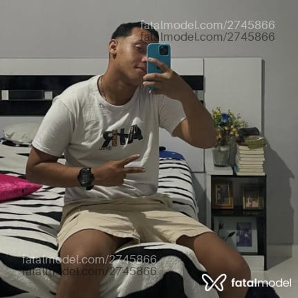 Acompanhante homem morena (o) de olhos castanhos - Richard