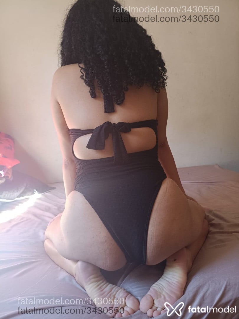Acompanhante mulher morena (o) de olhos castanhos - Beatriz