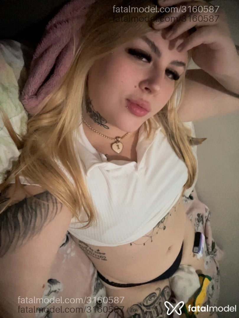 Acompanhante mulher loira (o) de olhos verdes - Emilly