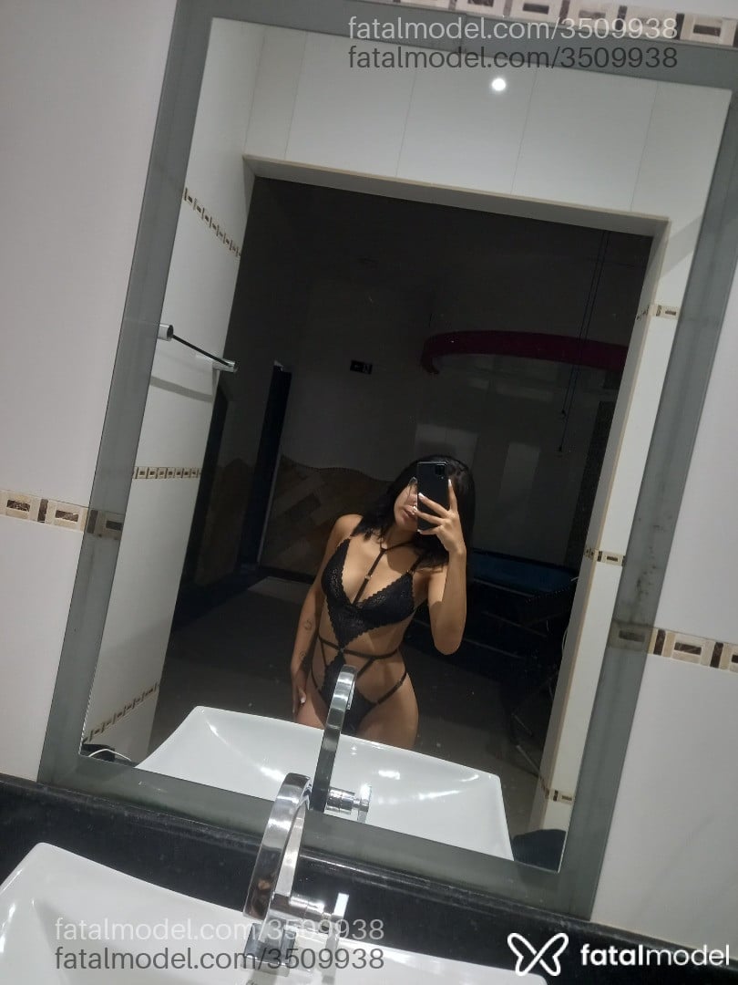 Acompanhante mulher trans com cabelo castanho de olhos castanhos - Fadinhagostosa