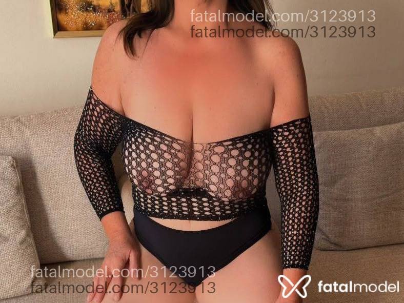 Acompanhante mulher com cabelo castanho de olhos mel - Zara