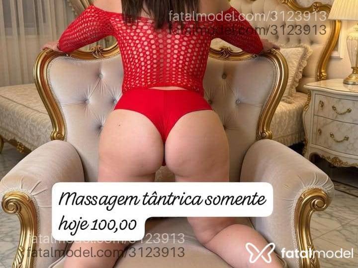 Acompanhante mulher com cabelo castanho de olhos mel - Zara
