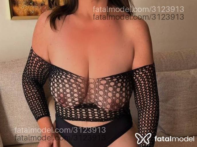 Acompanhante mulher com cabelo castanho de olhos mel - Zara