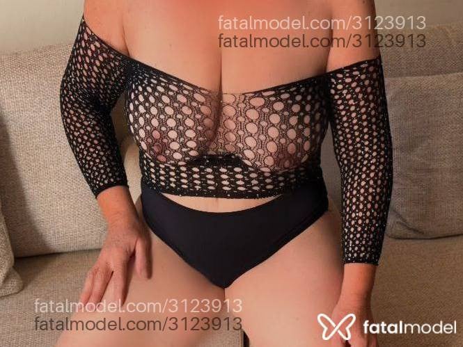 Acompanhante mulher com cabelo castanho de olhos mel - Zara