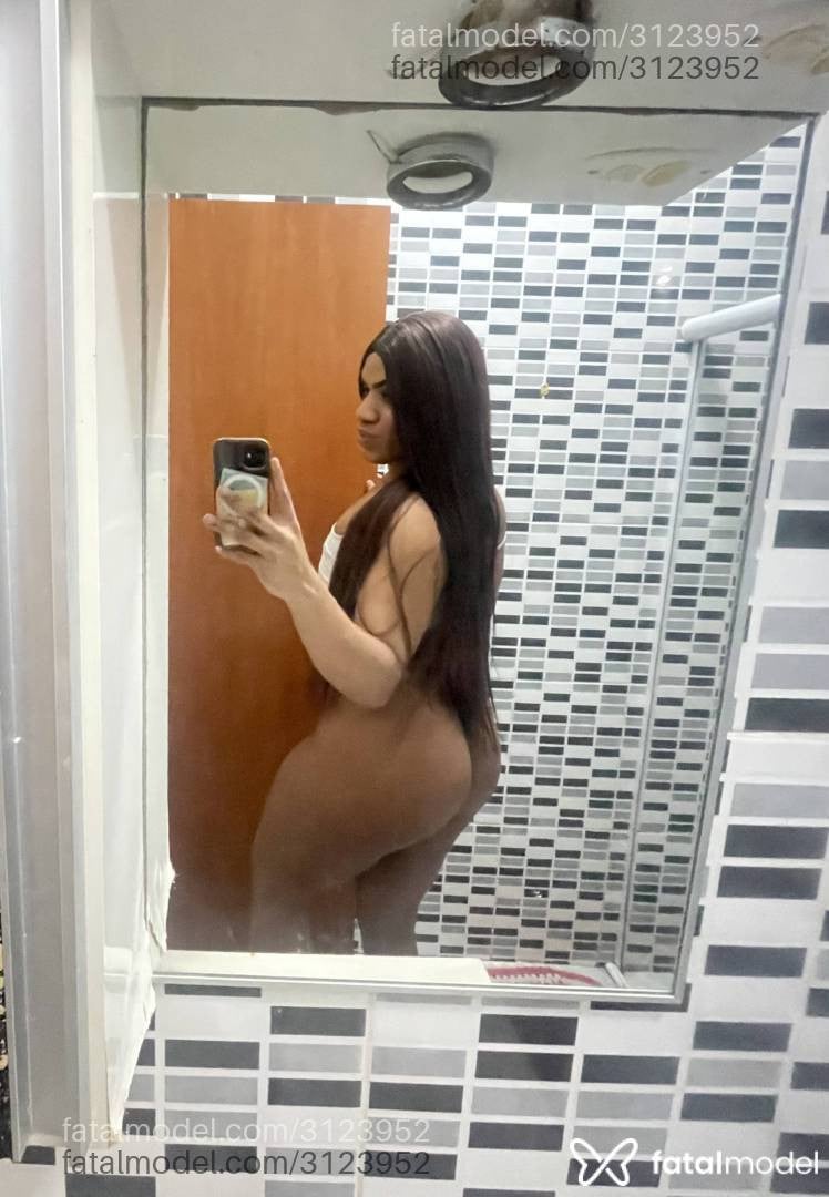 Acompanhante mulher trans com cabelo castanho de olhos mel em Marília - Julia