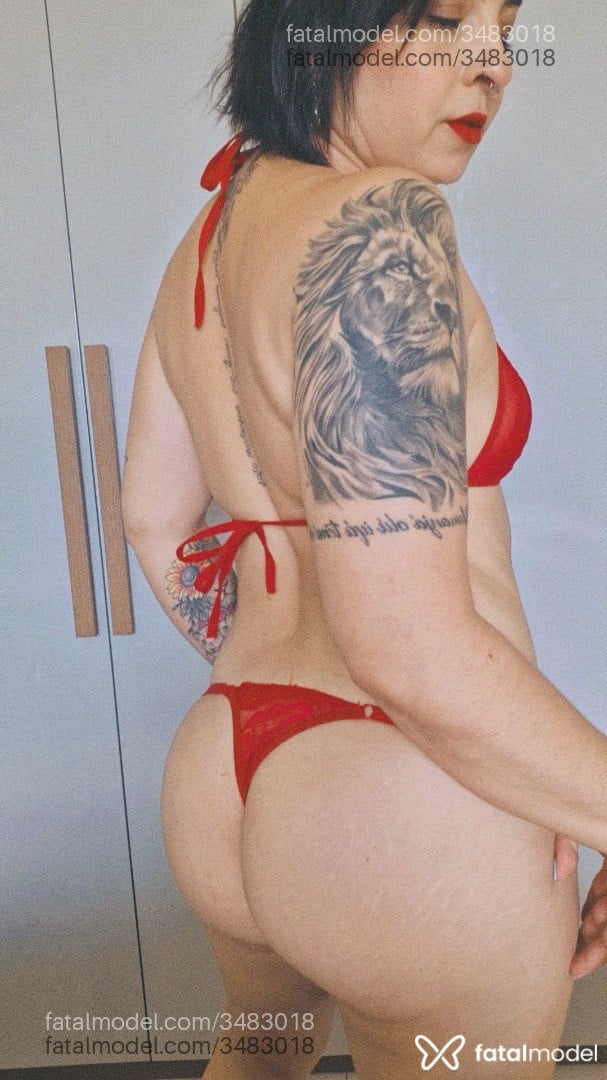 Acompanhante mulher morena (o) de olhos pretos - Bella