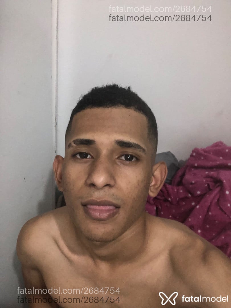 Acompanhante homem morena (o) de olhos castanhos - Apolo Acompanhante homem morena (o) de olhos castanhos - Apolo