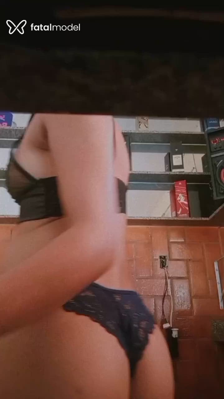 Acompanhante mulher com cabelo castanho de olhos castanhos - anunciante