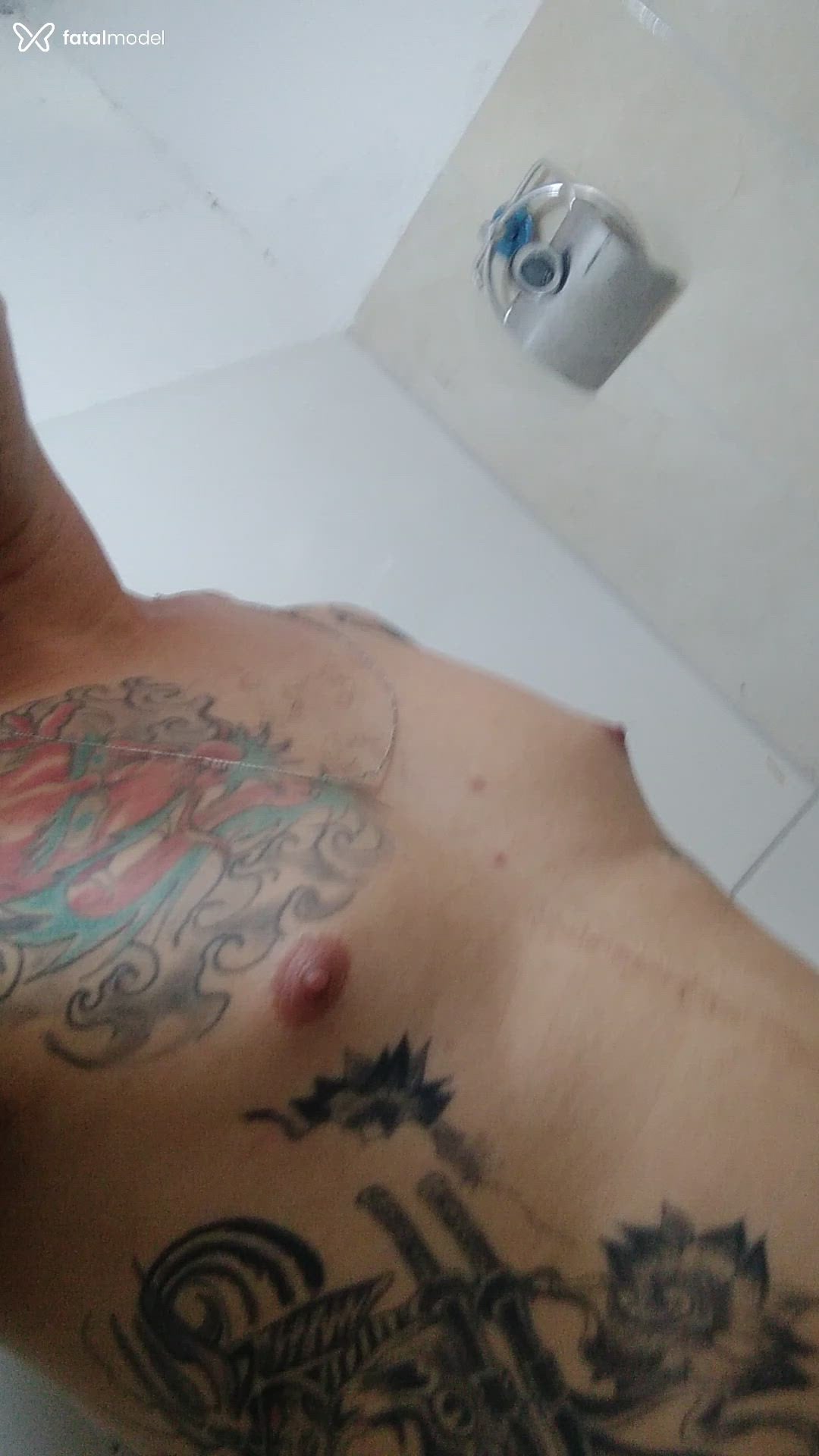 Acompanhante homem loira (o) de olhos castanhos - Vinicius