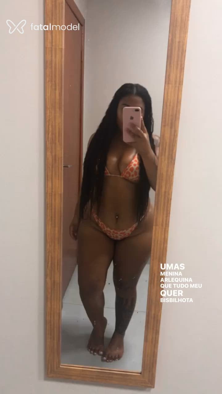 Acompanhante mulher morena (o) de olhos pretos - Vitória