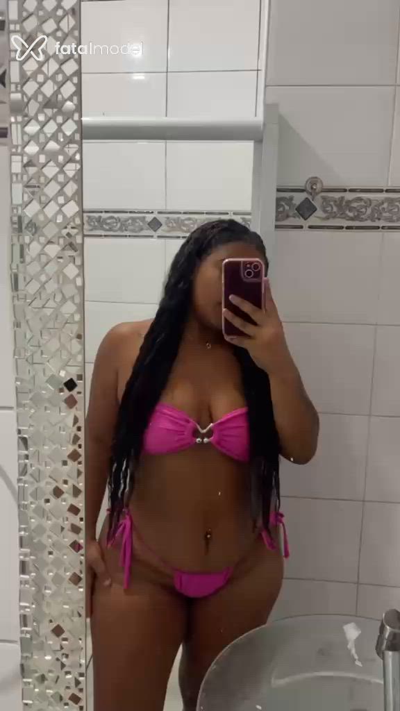 Acompanhante mulher morena (o) de olhos pretos - Vitória
