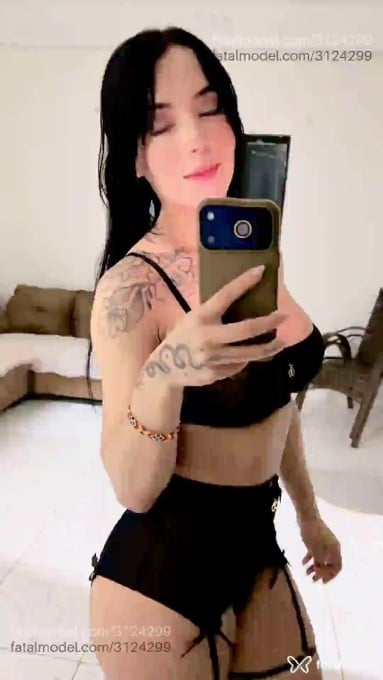 Acompanhante mulher morena (o) de olhos castanhos - Laine