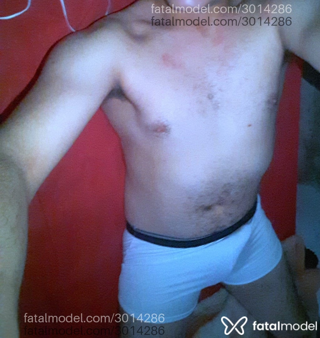 Acompanhante homem morena (o) de olhos castanhos - Rick Henry Acompanhante homem morena (o) de olhos castanhos - Rick Henry