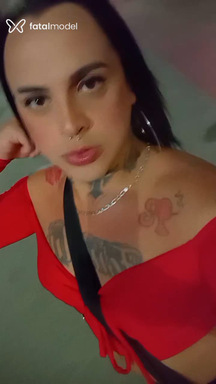 Acompanhante mulher trans morena (o) de olhos castanhos - Luana Caiçara