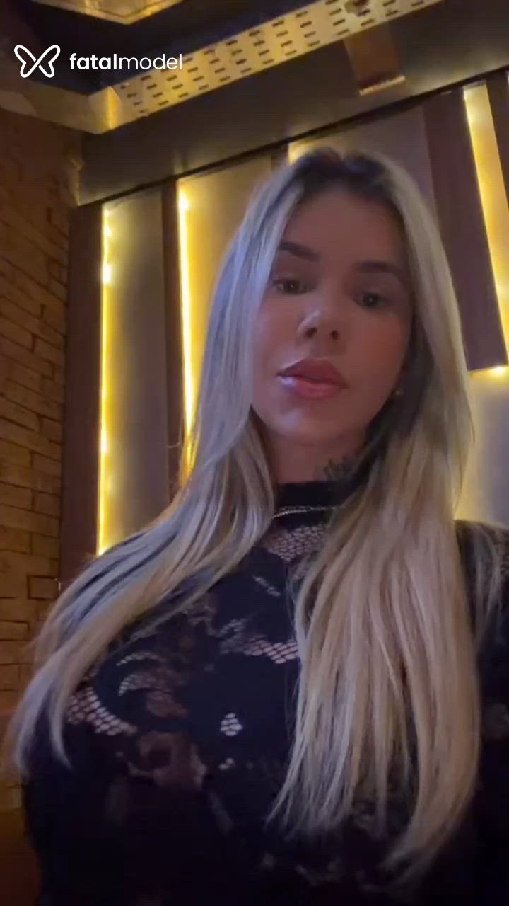 Acompanhante mulher loira (o) de olhos verdes - Julia