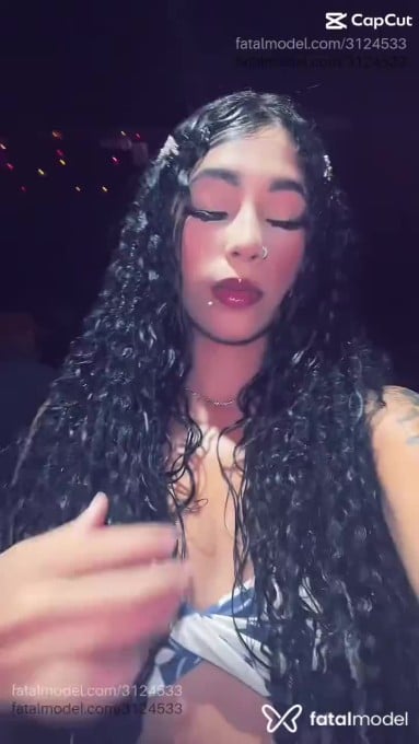 Acompanhante mulher morena (o) de olhos castanhos em Pontes e Lacerda Acompanhante mulher morena (o) de olhos castanhos em Pontes e Lacerda - Cacheado