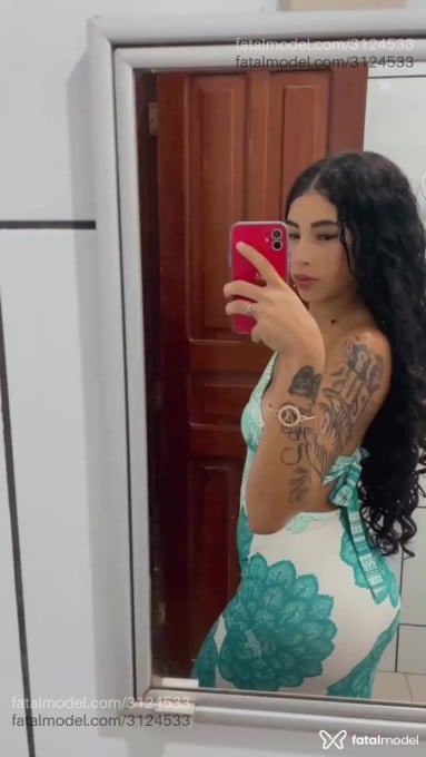 Acompanhante mulher morena (o) de olhos castanhos em Pontes e Lacerda Acompanhante mulher morena (o) de olhos castanhos em Pontes e Lacerda - Cacheado