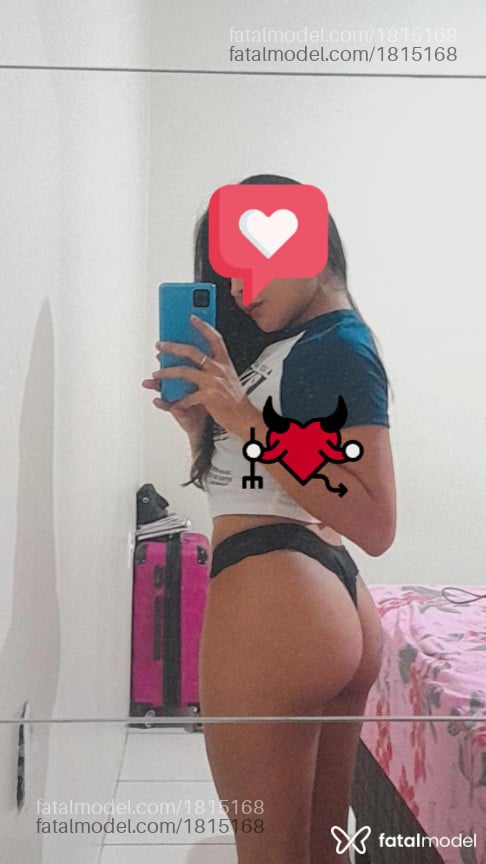 Acompanhante mulher com cabelo castanho de olhos castanhos - Larissa Almeida