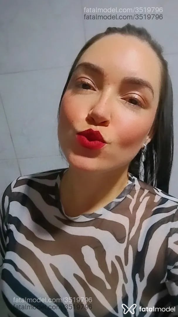 Acompanhante mulher com cabelo castanho de olhos castanhos - Nicole Plaza