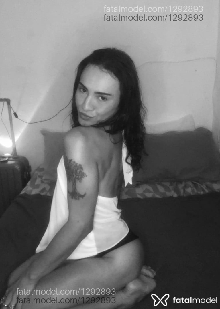 Acompanhante mulher trans morena (o) de olhos castanhos - Jade