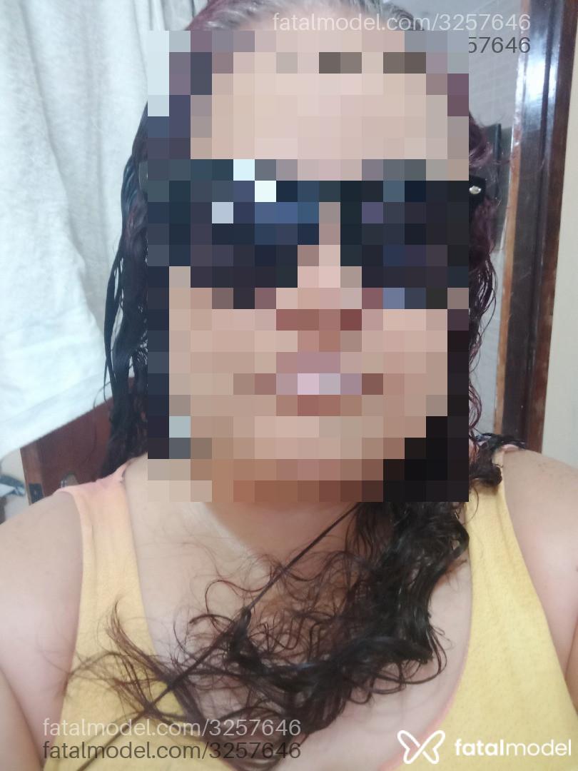 Acompanhante mulher ruiva (o) de olhos mel - Helena Beaumont