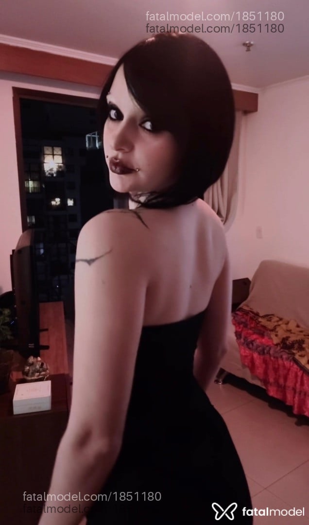 Acompanhante mulher morena (o) de olhos pretos - Agnes Cateline
