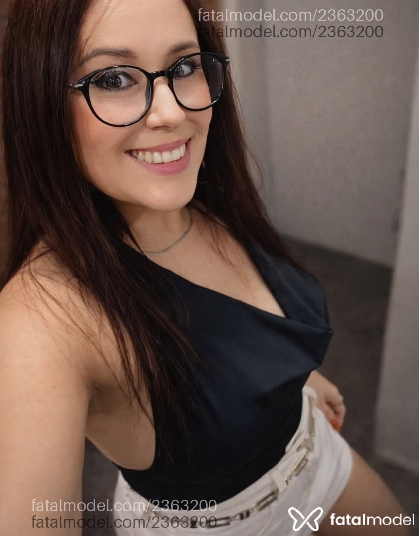 Acompanhante mulher morena (o) de olhos castanhos - Ravenne