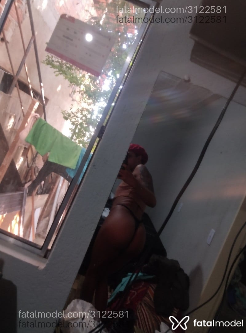 Acompanhante mulher trans morena (o) de olhos castanhos - Luninha
