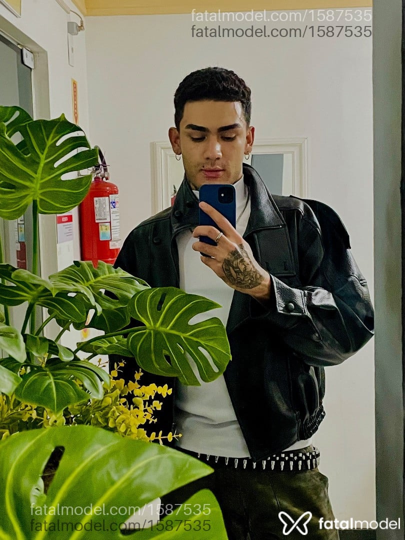 Acompanhante homem morena (o) de olhos castanhos - Lukas Passos Acompanhante homem morena (o) de olhos castanhos - Lukas Passos