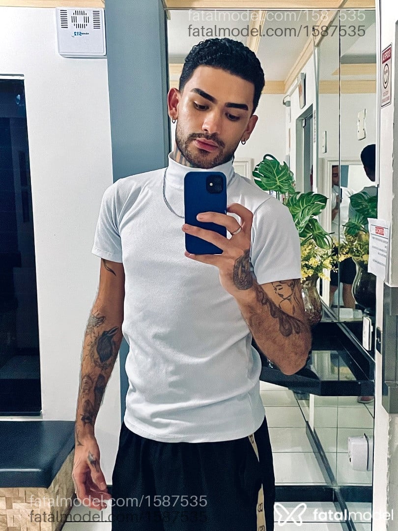 Acompanhante homem morena (o) de olhos castanhos - Lukas Passos Acompanhante homem morena (o) de olhos castanhos - Lukas Passos