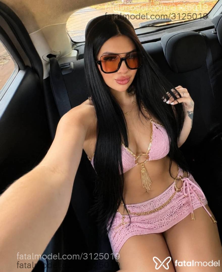 Acompanhante mulher morena (o) de olhos mel em São José - Mel