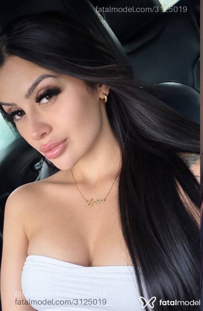 Acompanhante mulher morena (o) de olhos mel - Mel