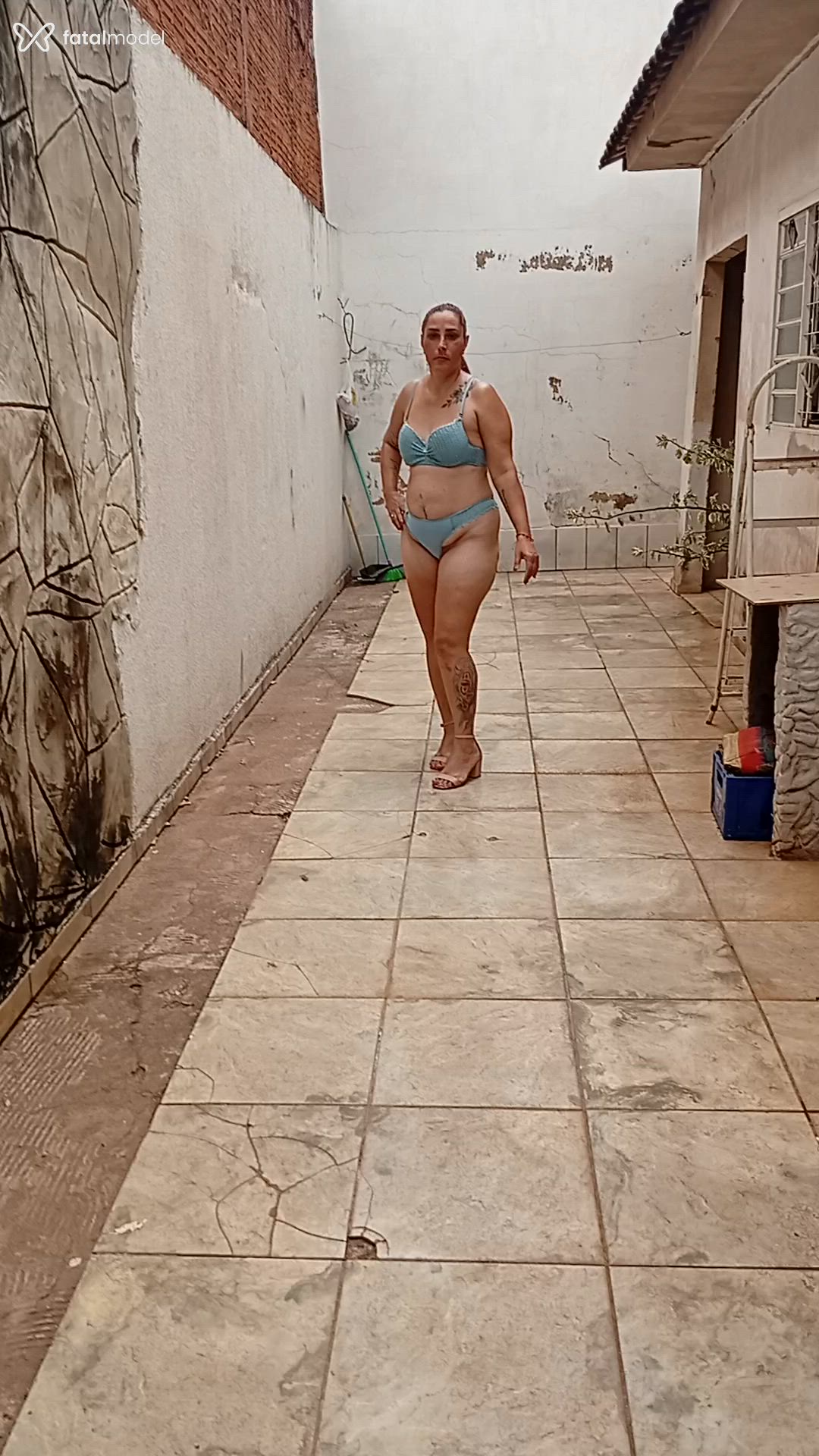 Acompanhante mulher morena (o) de olhos castanhos - Alerquina