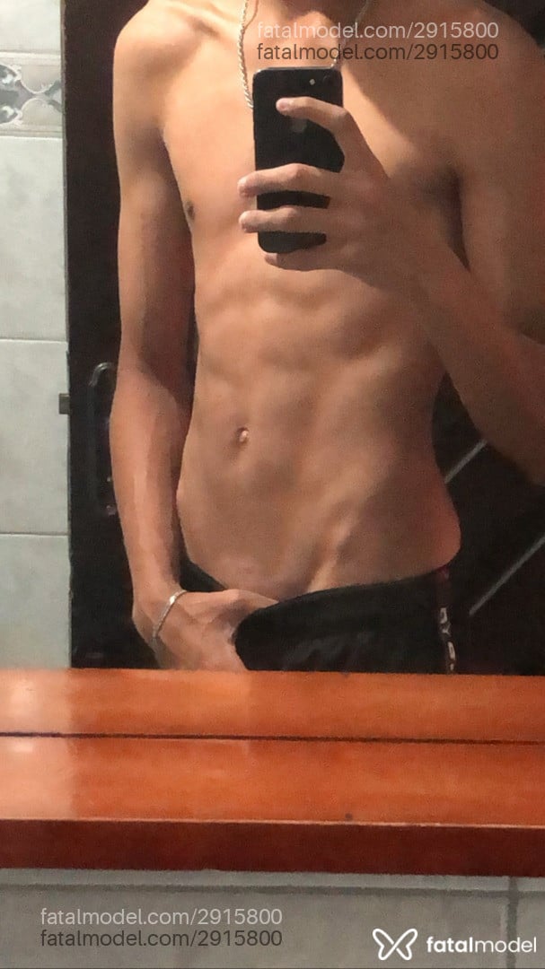 Acompanhante homem com cabelo castanho de olhos castanhos - Samuel Alves
