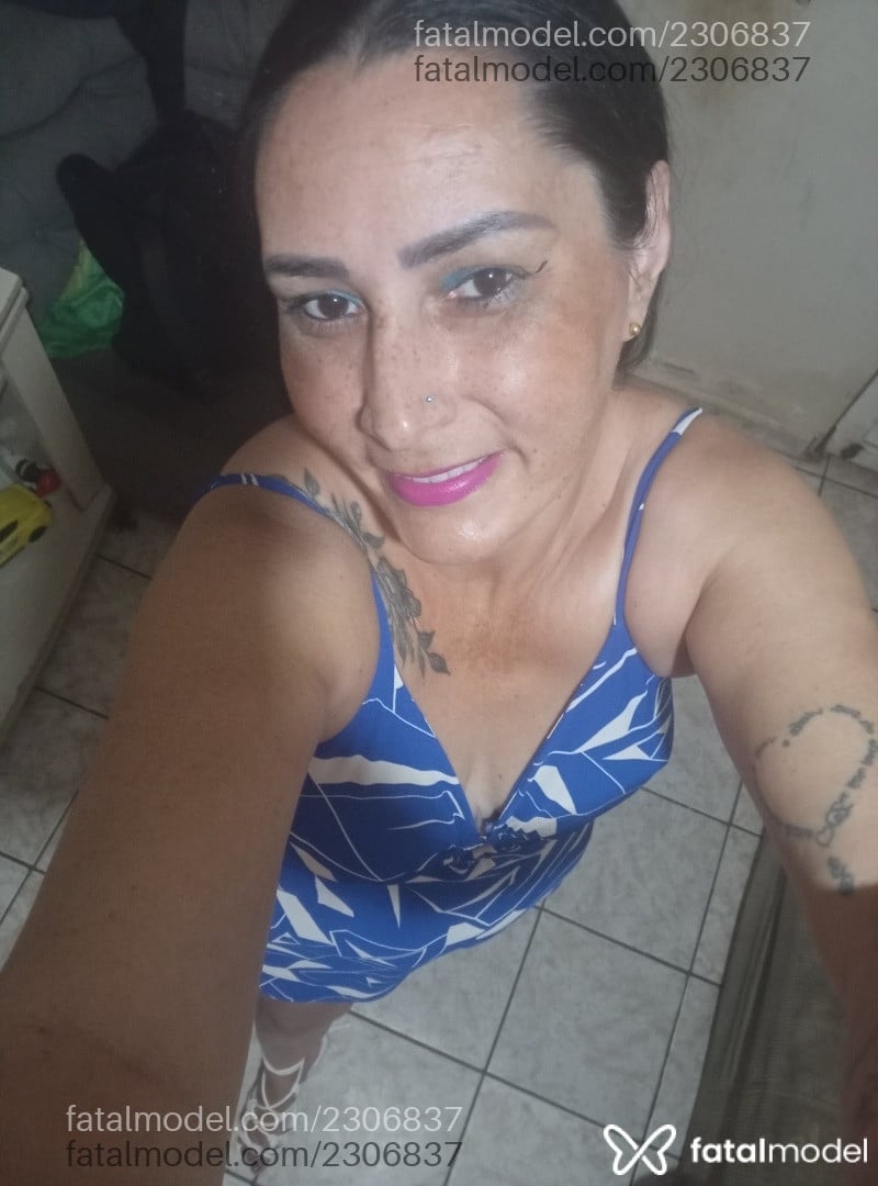Acompanhante mulher morena (o) de olhos castanhos - Alerquina