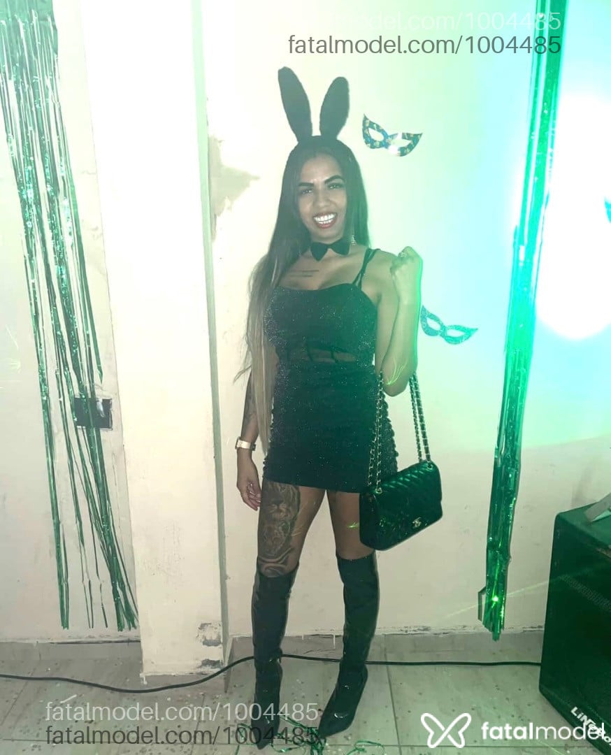 Acompanhante mulher com cabelo castanho de olhos castanhos - Letícia Ferraz