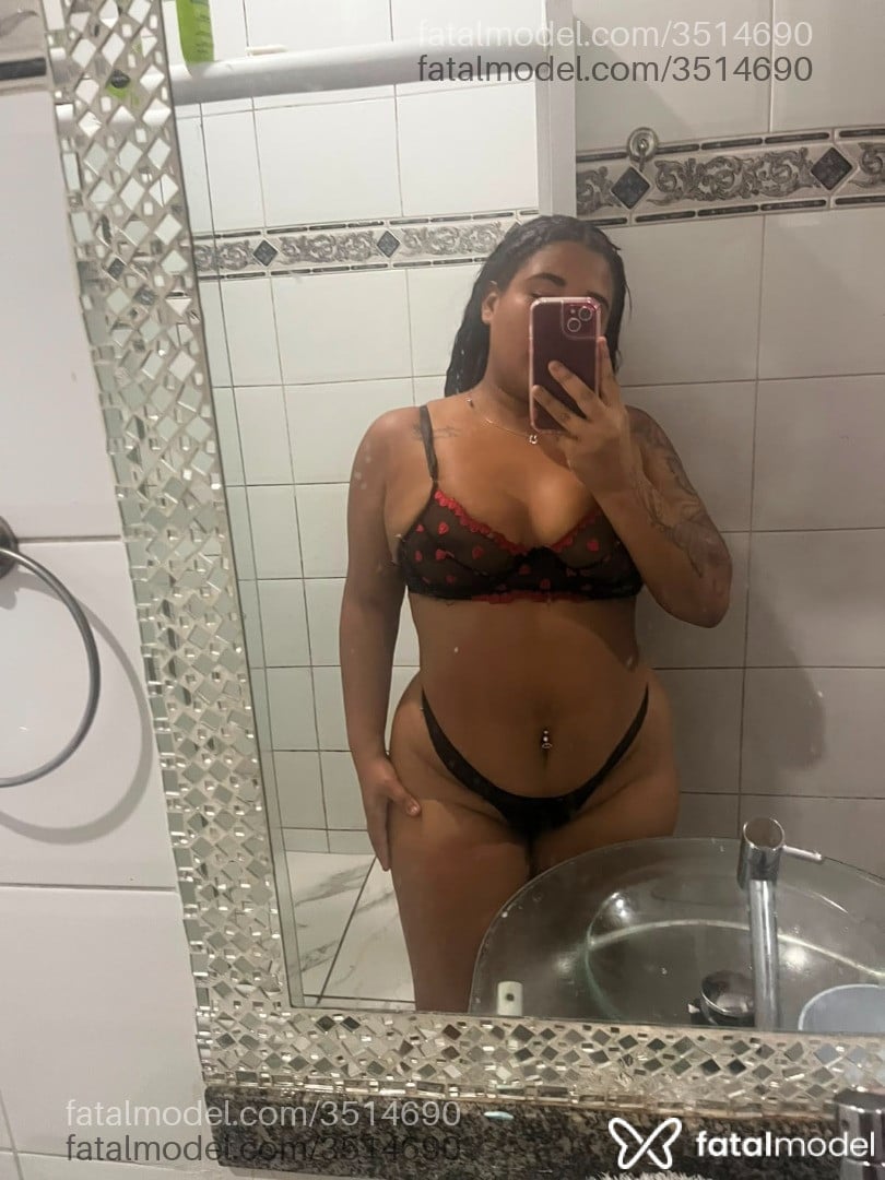 Acompanhante mulher morena (o) de olhos pretos - Vitória