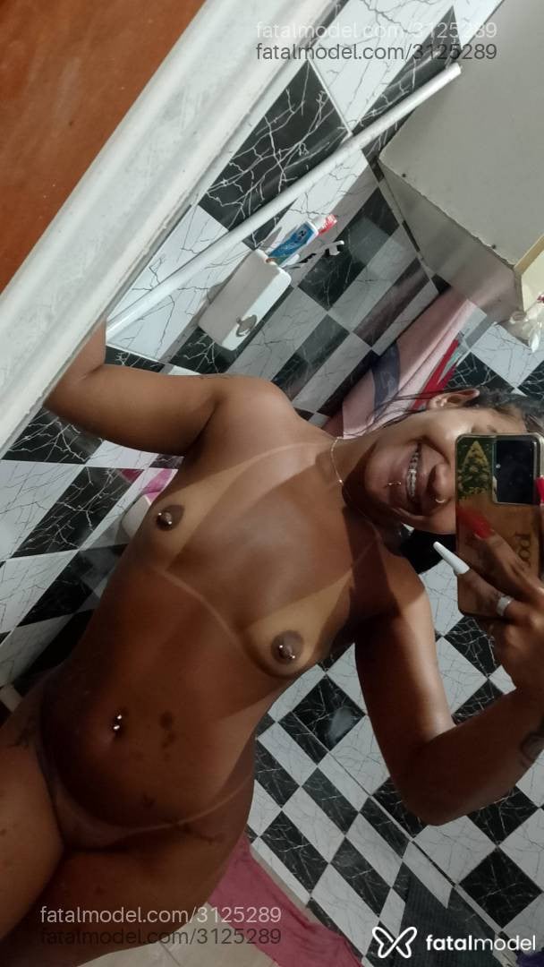 Acompanhante mulher com cabelo colorido de olhos castanhos em Barra Mansa - Mel Andrade
