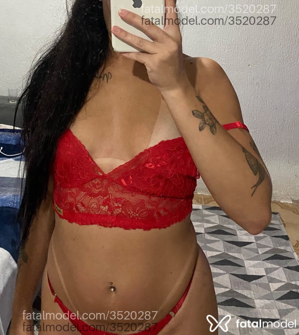 Acompanhante mulher morena (o) de olhos castanhos - Morena